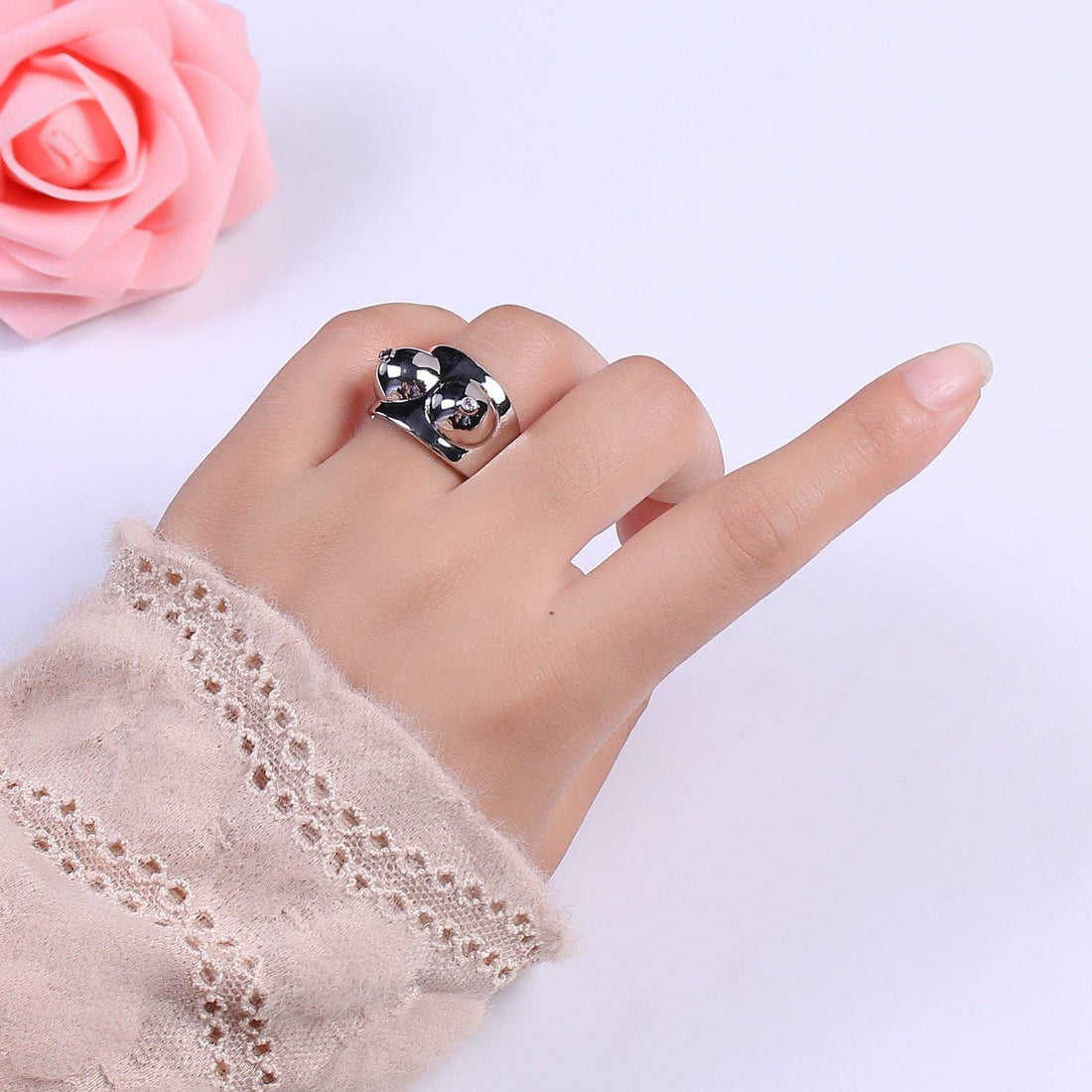 Bague à seins en argent sensibilisation au cancer du sein.