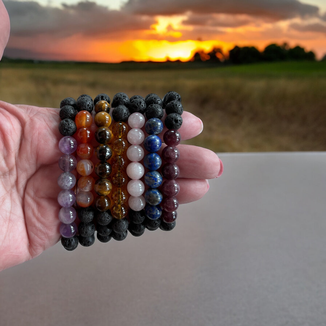 Sérénité cristalline |  Cornaline, Quartz, Oeil de tigre, Améthise, Lapis, Citrine et Tourmaline | Bracelet diffuseur