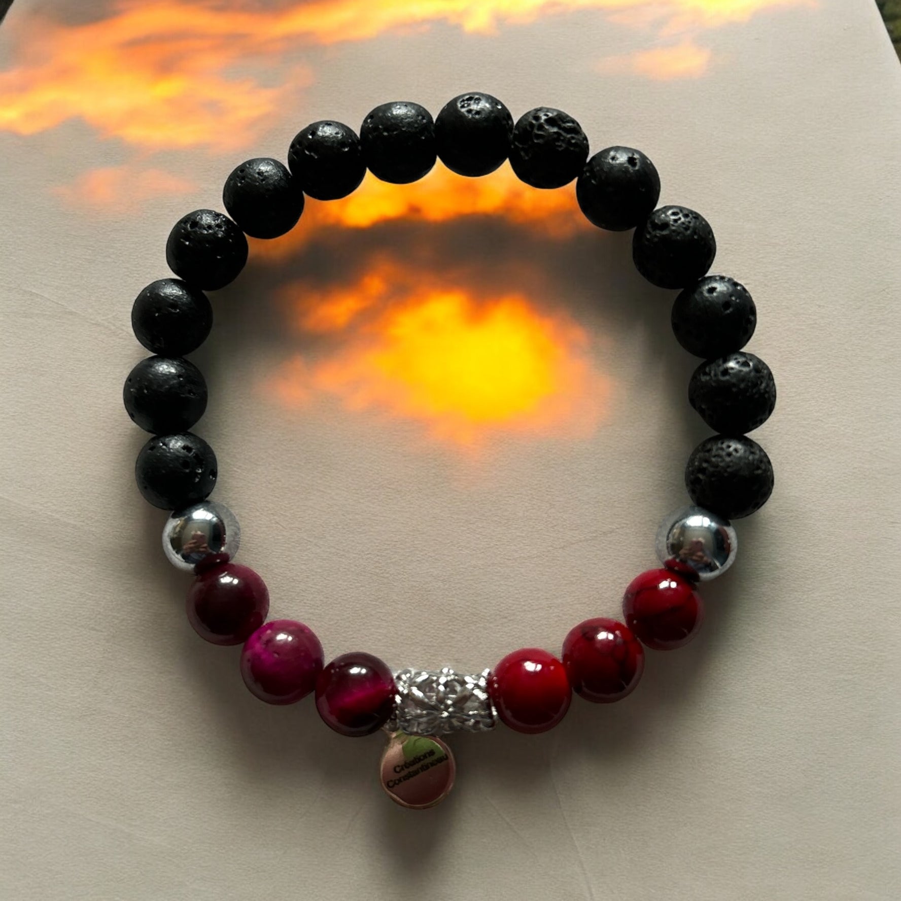 Mégane ❤️ Bracelet artisanal en pierre de lave diffuseur d'huiles essentielles