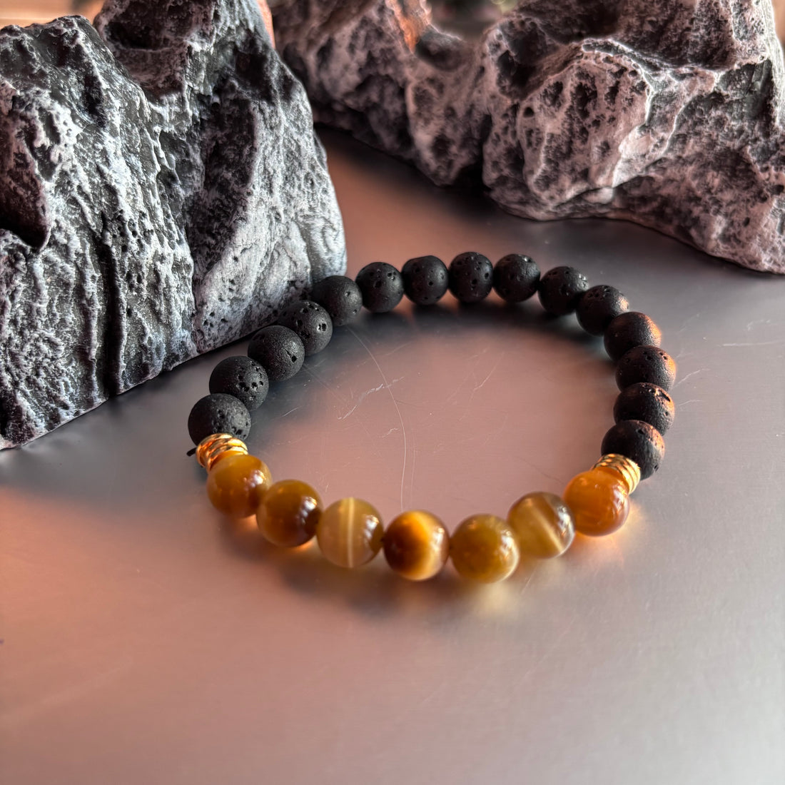 Force et protection 🌋 Bracelet diffuseur de pierres d'huiles essentielles et semi-précieuses (Œil de tigre doré)