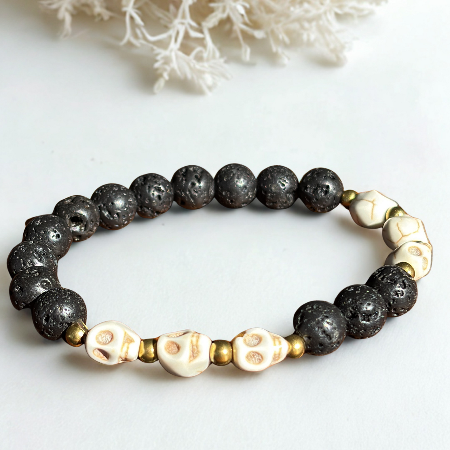Résilience Sauvage | Têtes de mort | Bracelet diffuseur