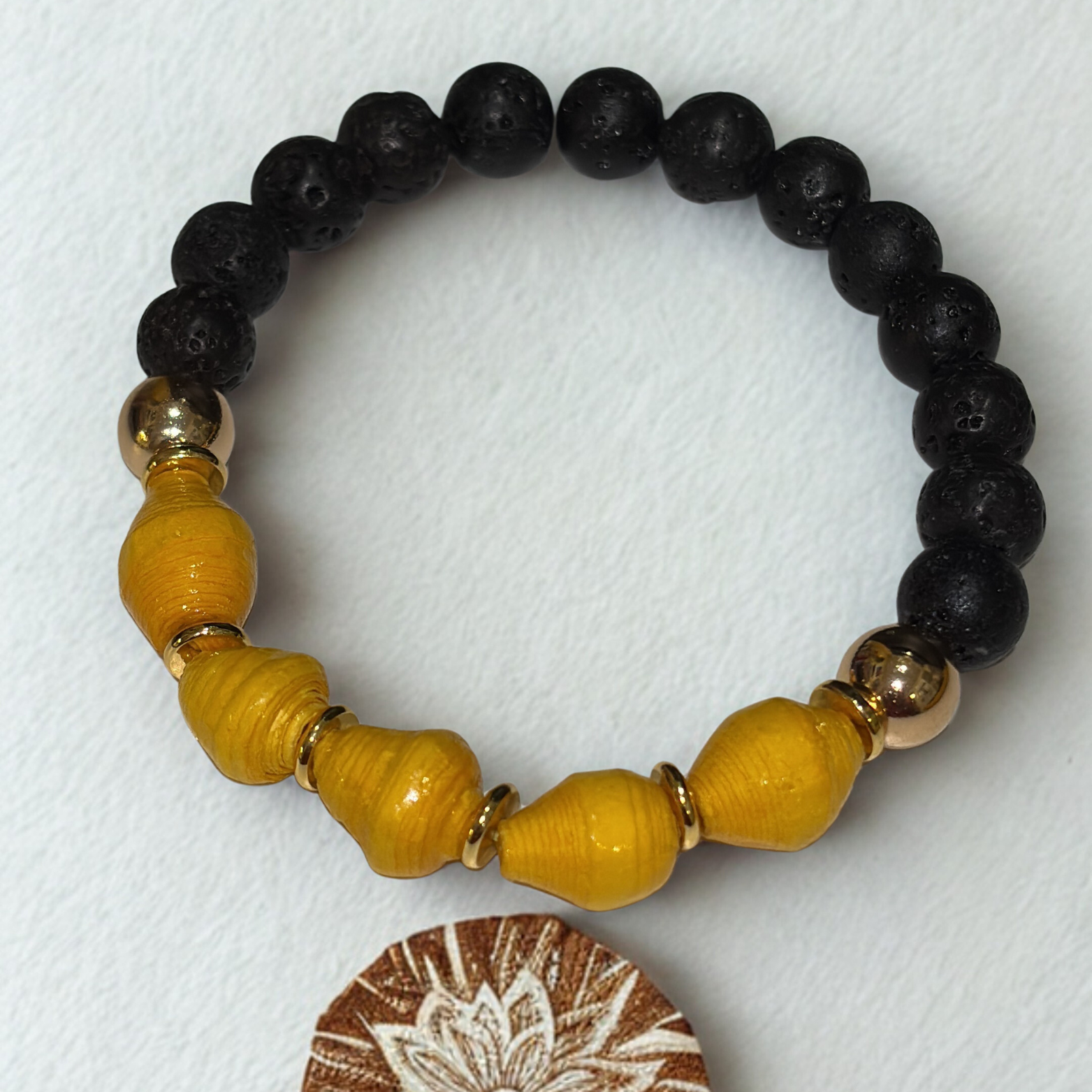 Rayon de soleil d’Ouganda  | Perles de papier recyclé   |  Bracelet diffuseur