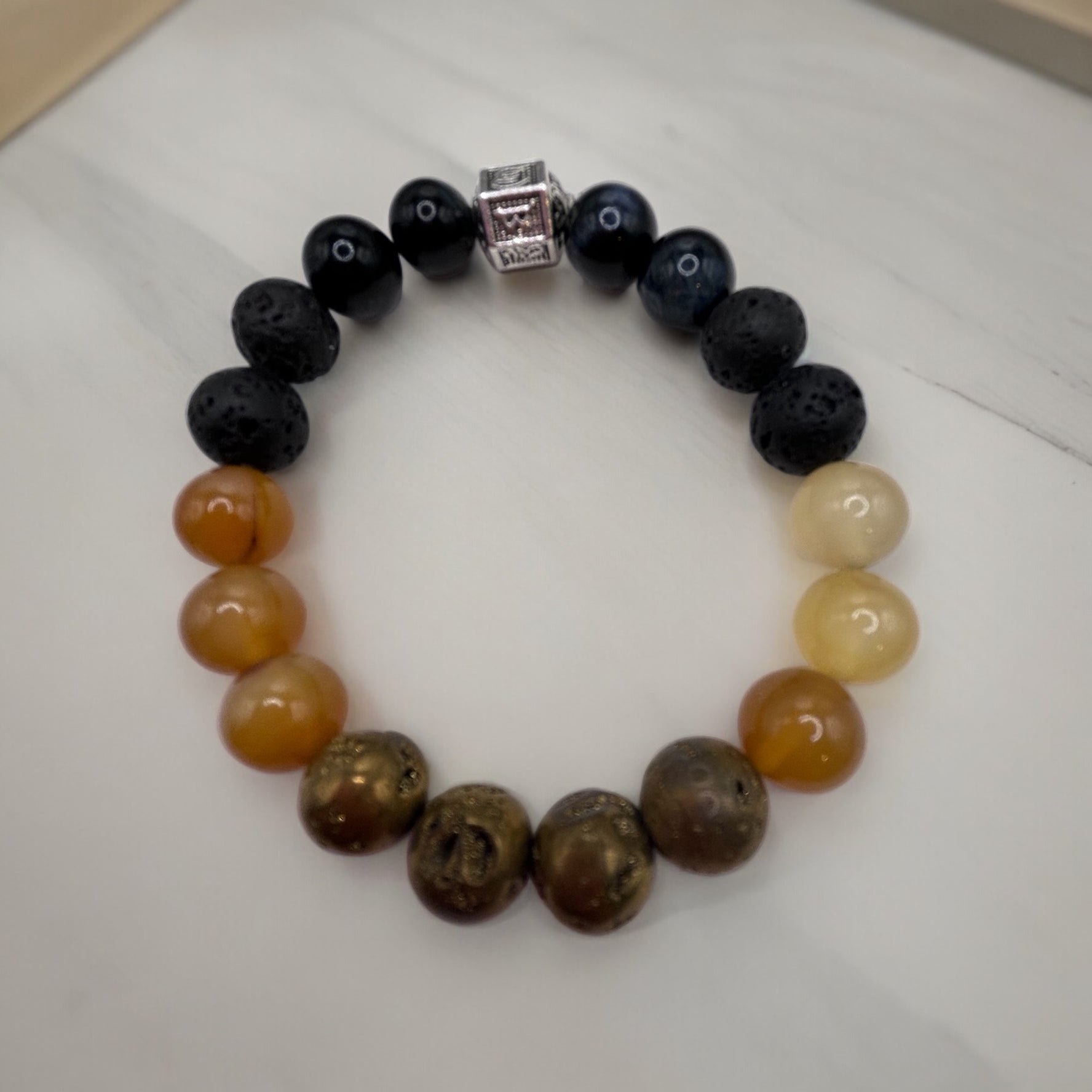 pierres de druzy dorée métallisée, citrine, pyrite, et œil de tigre bleu foncé
