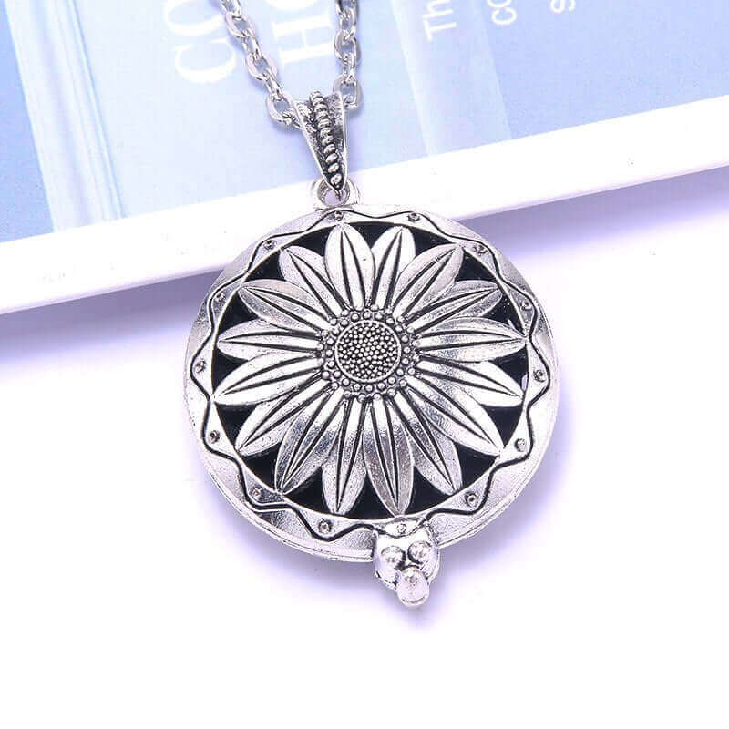 Collier pendentif diffuseur d'huiles essentielles -Bijoux- Christiane Constantineau