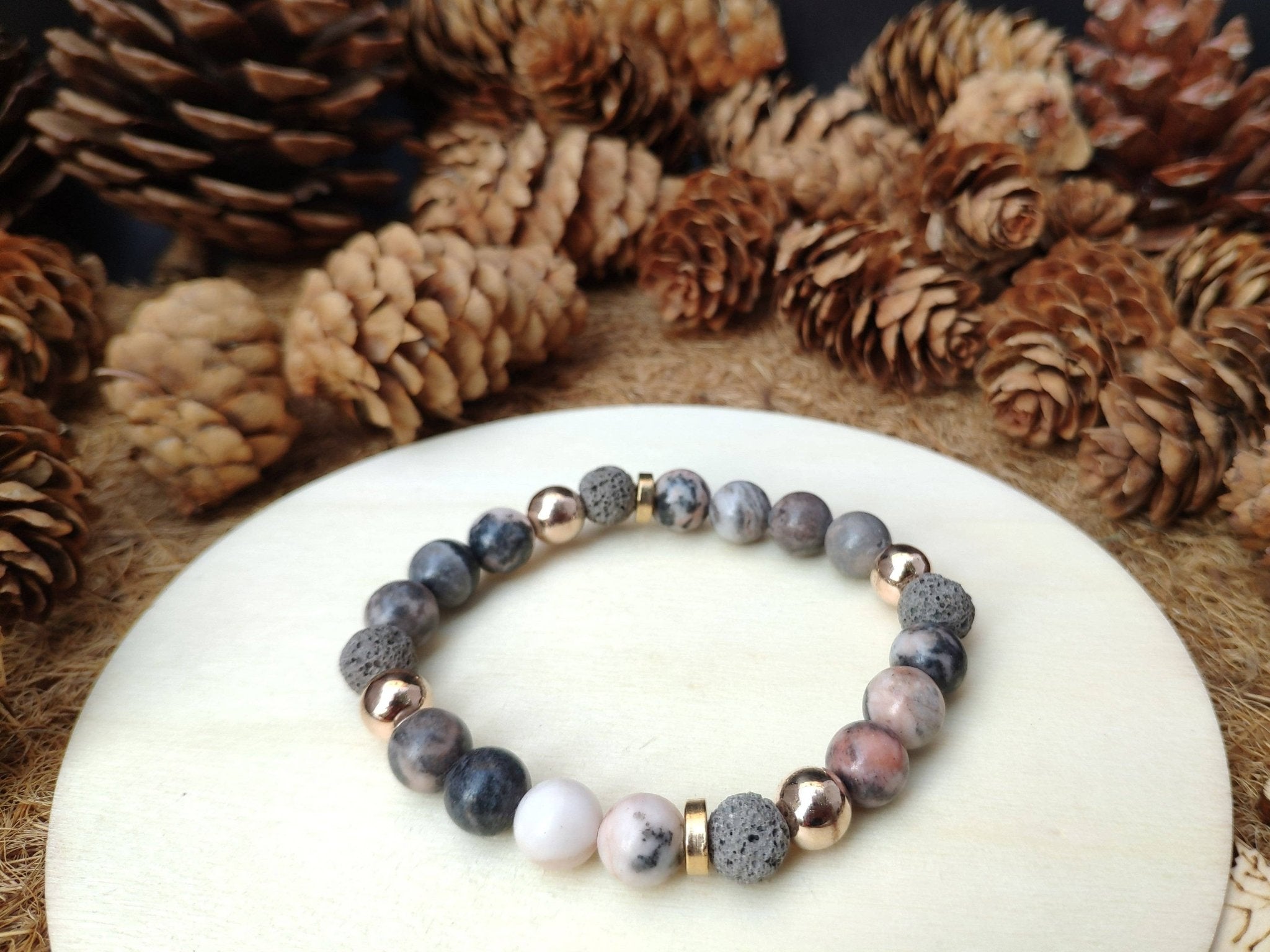 Douceur et courage | Pierre de zèbre rose | Bracelet diffuseur -Bracelet- Christiane Constantineau