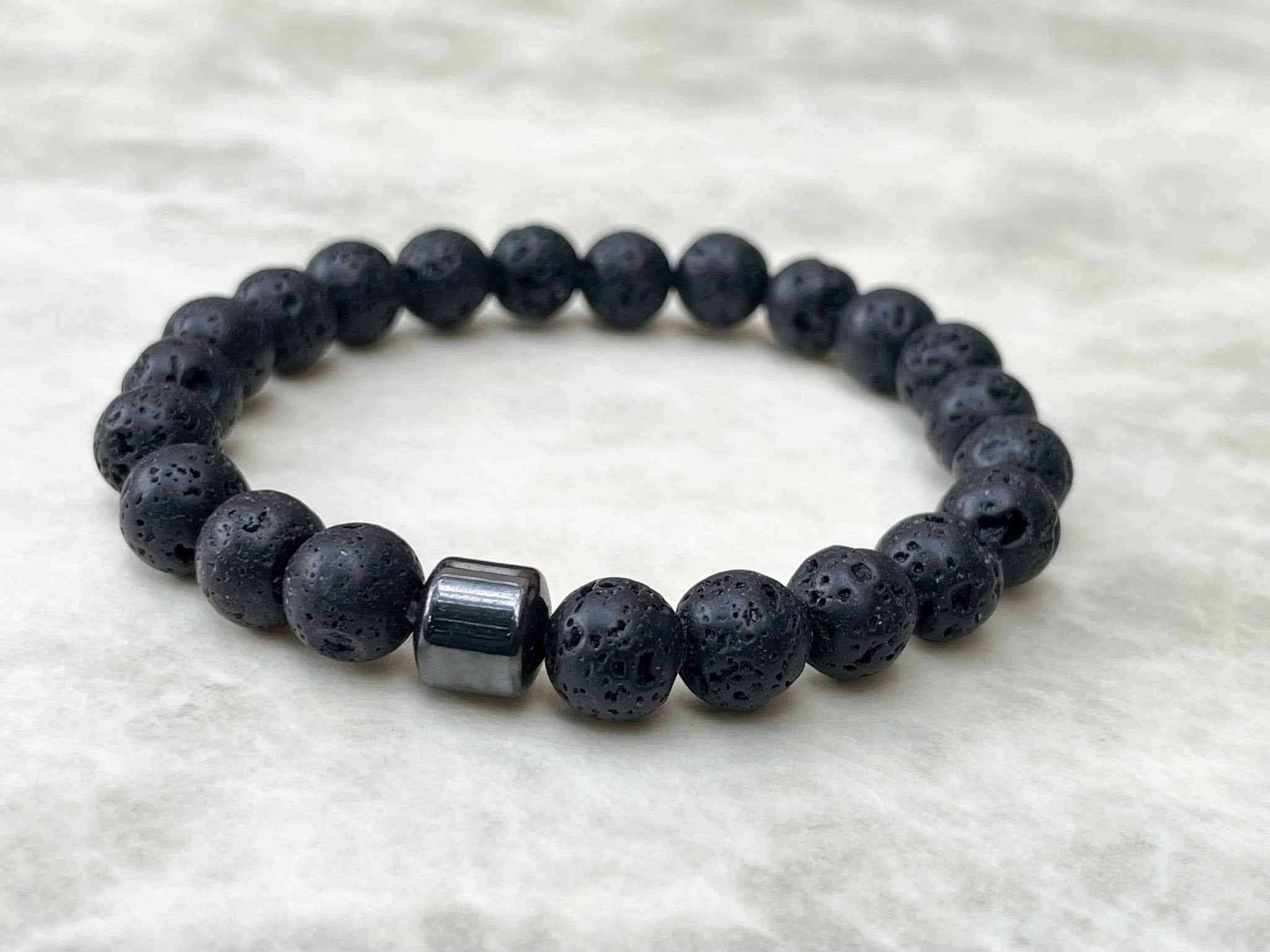 Élégance minérale | Pierre de lave noire | Bracelet diffuseur -Bracelet- Christiane Constantineau
