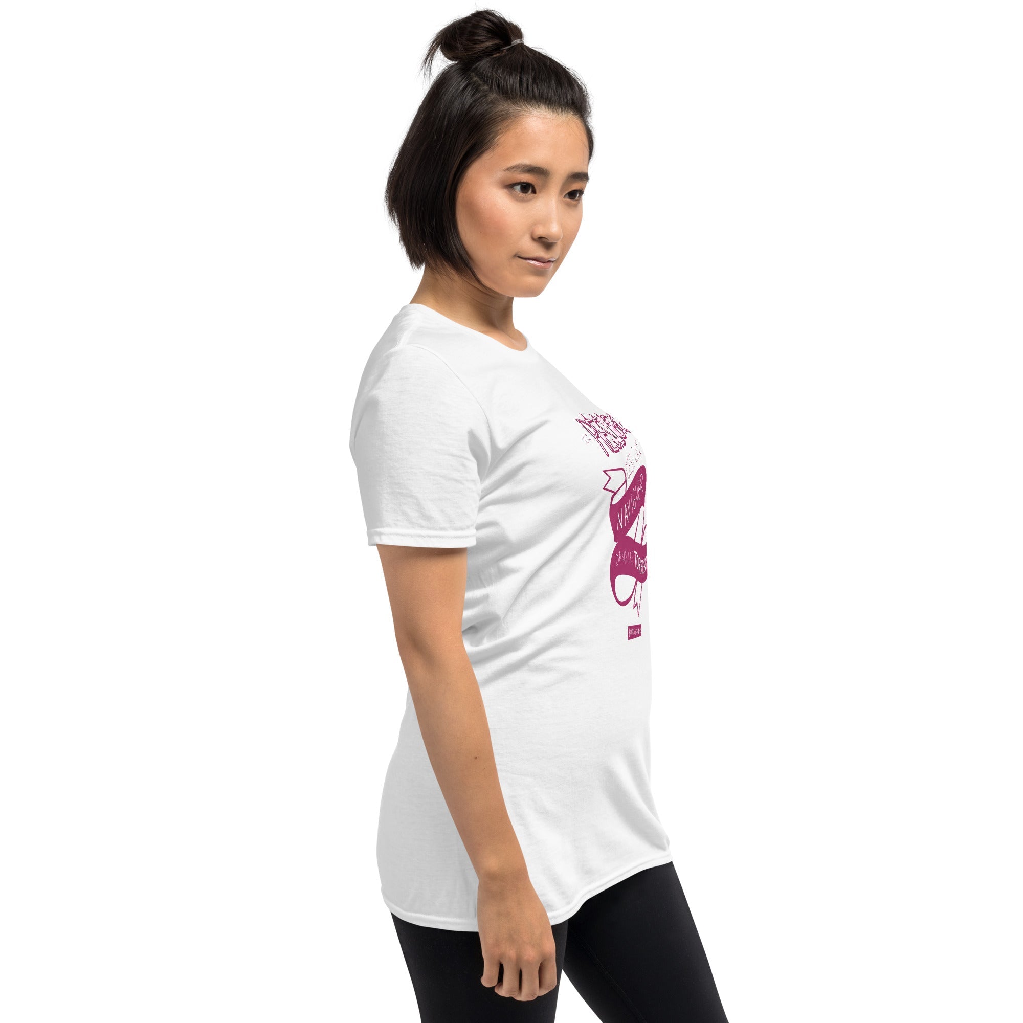 La résilience est l'art de naviguer dans les torrents (caractères roses) -T-Shirt- Christiane Constantineau