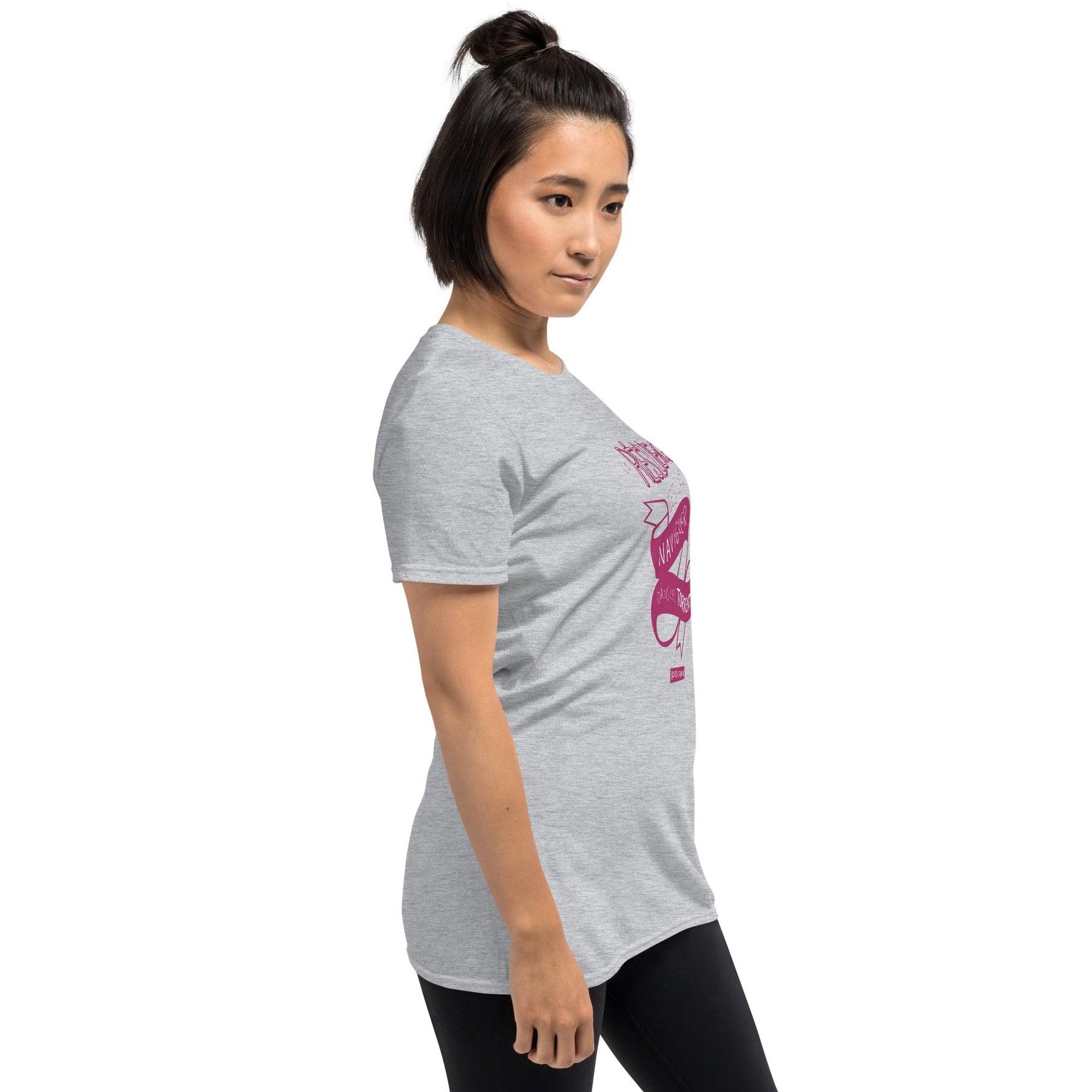 La résilience est l'art de naviguer dans les torrents (caractères roses) -T-Shirt- Christiane Constantineau
