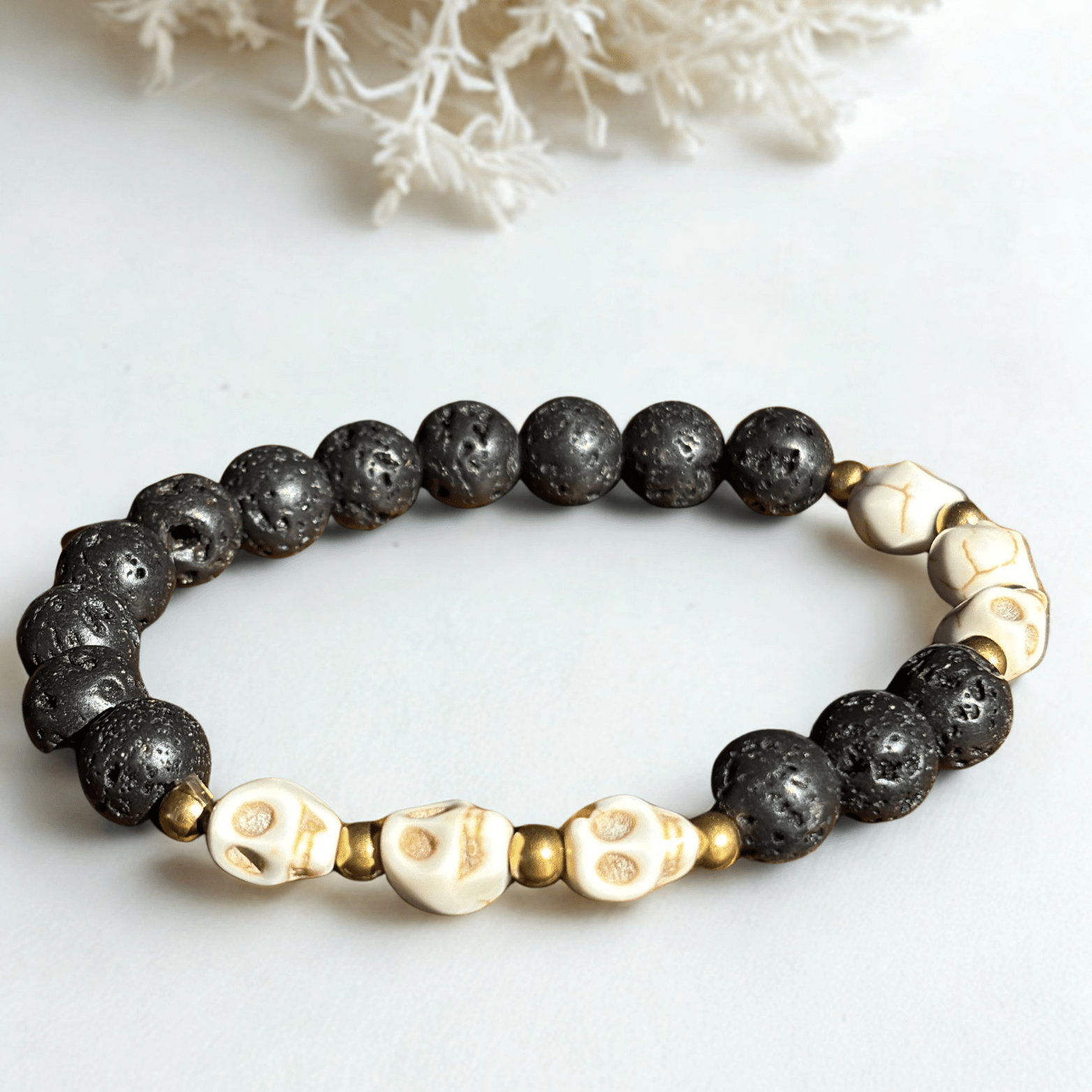 Résilience Sauvage | Têtes de mort | Bracelet diffuseur -Bracelet- Christiane Constantineau