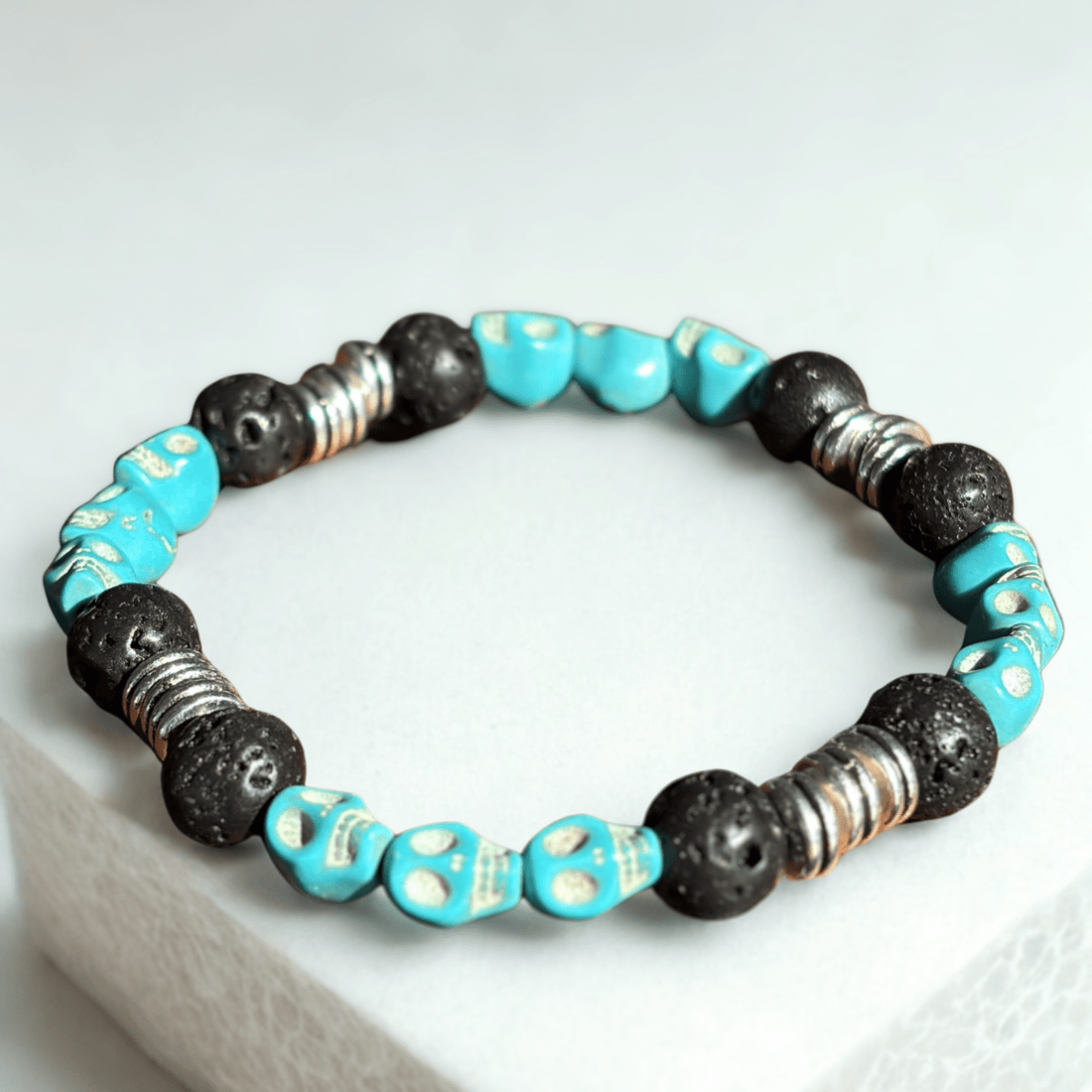 Résilience Sauvage | Têtes de mort | Bracelet diffuseur -Bracelet- Christiane Constantineau