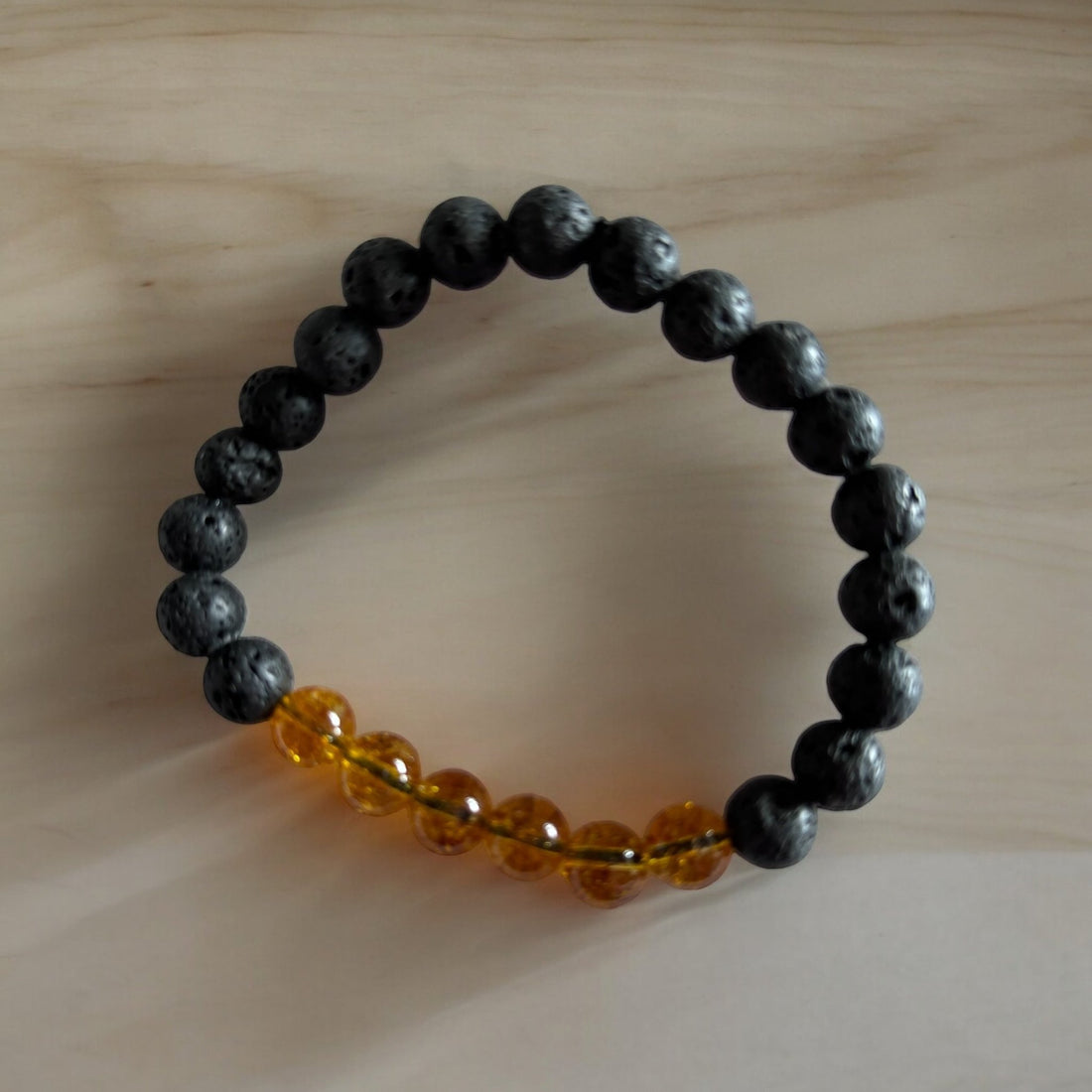 Sérénité cristalline | Cornaline, Quartz, Oeil de tigre, Améthise, Lapis, Citrine et Tourmaline | Bracelet diffuseur -Bracelet- Christiane Constantineau